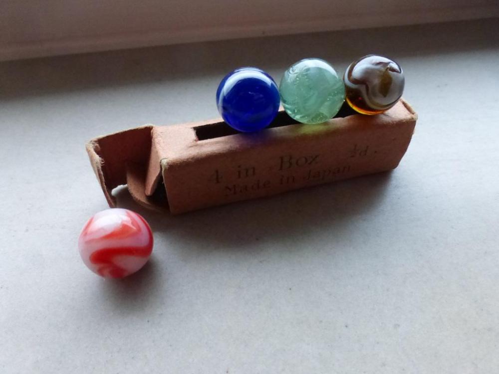 The codeg box of glass marbles (1).JPG