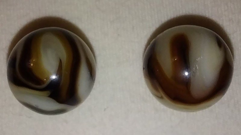 RW Pair Brown & White Swirl .63 inch 01.jpg