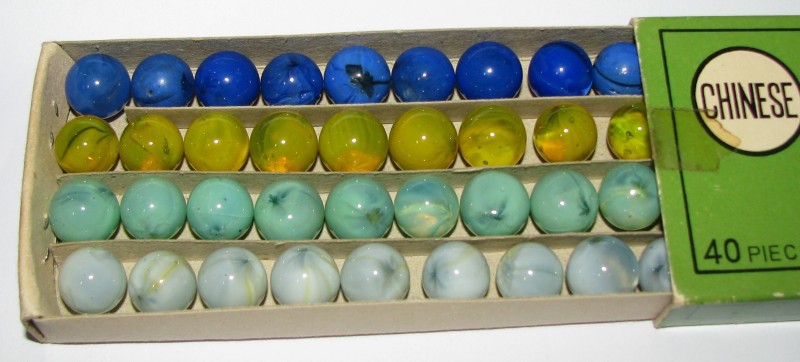 Chinese Checker Box 2 (40) (Japan) - View 2 - Al - Disp.JPG